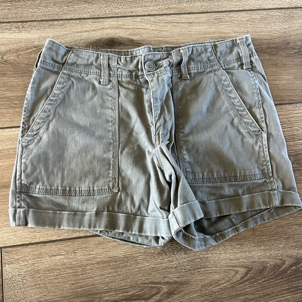 Women’s Casual  Medium Gray Utility Shorts size 8